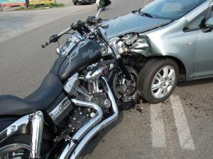 La policía confirmó que un hombre murió en un accidente de motocicleta