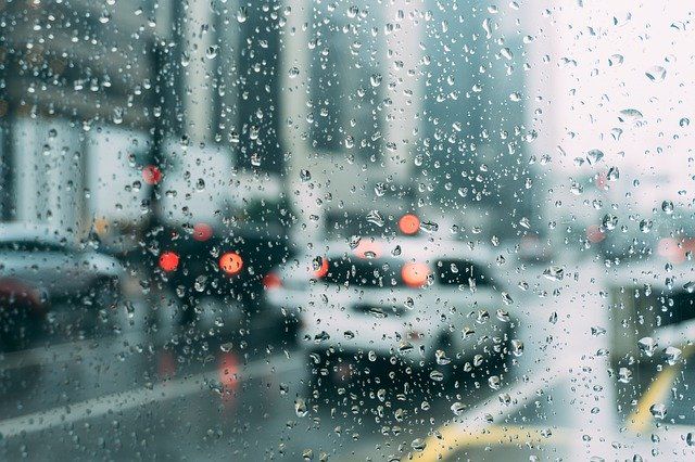 ¿Cómo evitar accidentes cuando llueve?