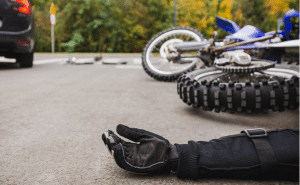 Un ciclista de 17 años sufrió lesiones en un accidente de motocicleta