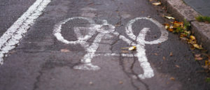 Una mujer murió atropellada cuando manejaba su bicicleta en White Lane