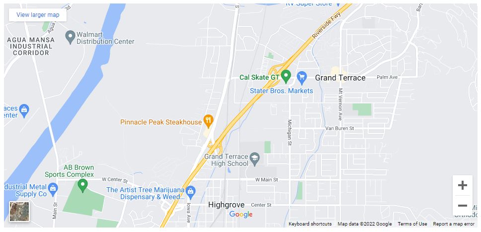 Una mujer muere en un accidente entre varios carros en la autopista 215 [Highgrove, CA], Abogados de Accidentes Ahora