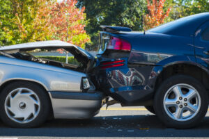 Golpe en la parte trasera de un carro deja a 3 niños con lesiones graves en Skyline Drive, California