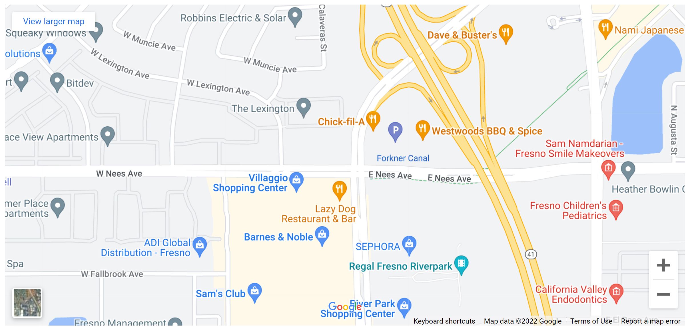 Seis personas heridas tras un accidente de carro contra un banco en Blackstone Avenue y Nees Avenue [Fresno, CA], Abogados de Accidentes Ahora