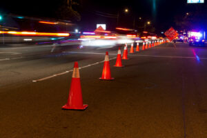 Un hombre de 34 años muere tras ser atropellado por un vehículo en la autopista 215 en Orange Show Road