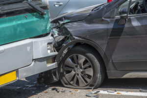 Dos heridos en accidente entre tres carros [La Cresta, CA]